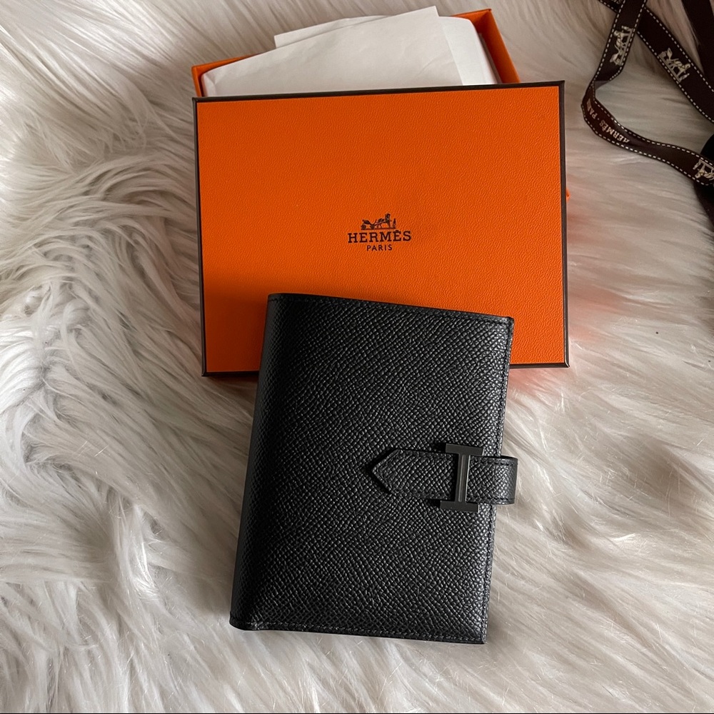 New Hermès So Black Bearn Compact monochrome Wallet